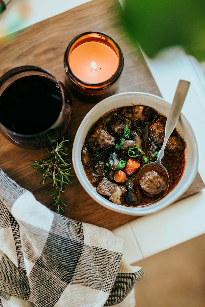 Bol de viande mijotée